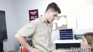 ممارسة الجنس في المدرسة مع طالب شاب